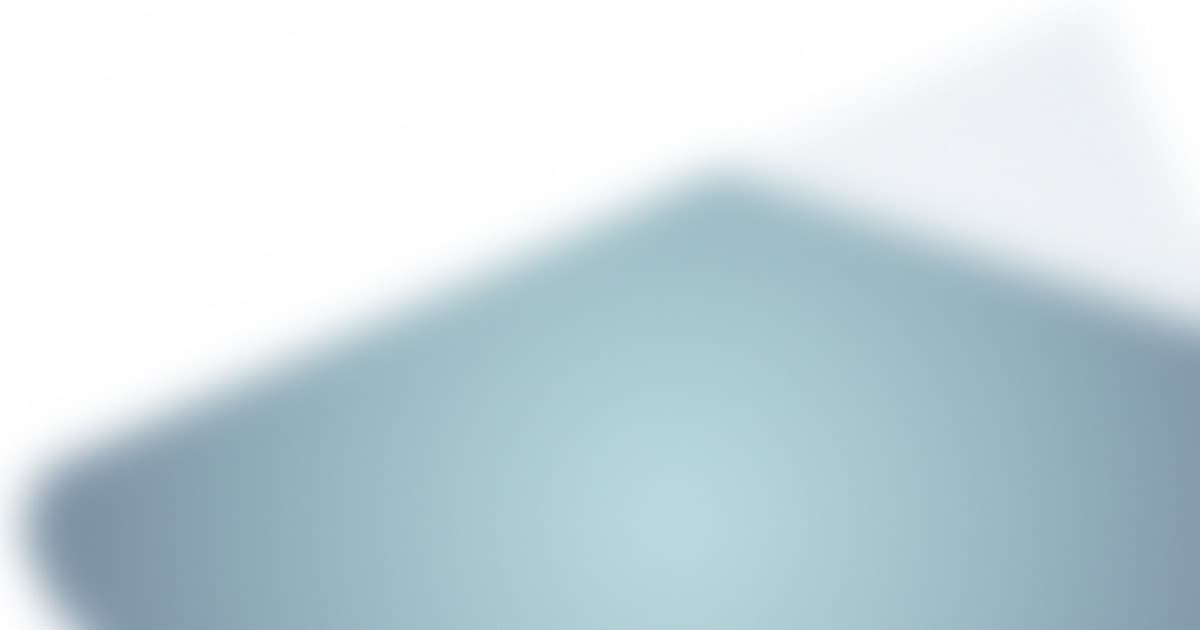 Jemný mist gradient ve stříbrné, ocelově modré a teal barvě symbolizující stabilní migraci AI modelů v e-commerce