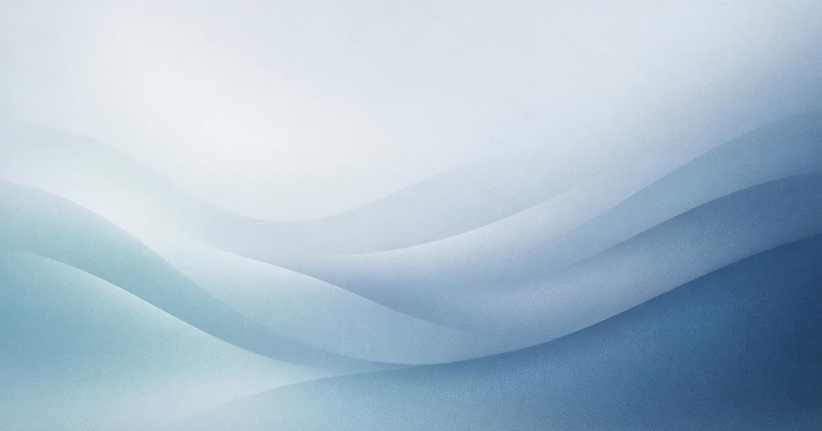 Abstraktní mist gradient s plynulými vrstvami, které symbolizují cesty obnovy vyhledávání v e-commerce